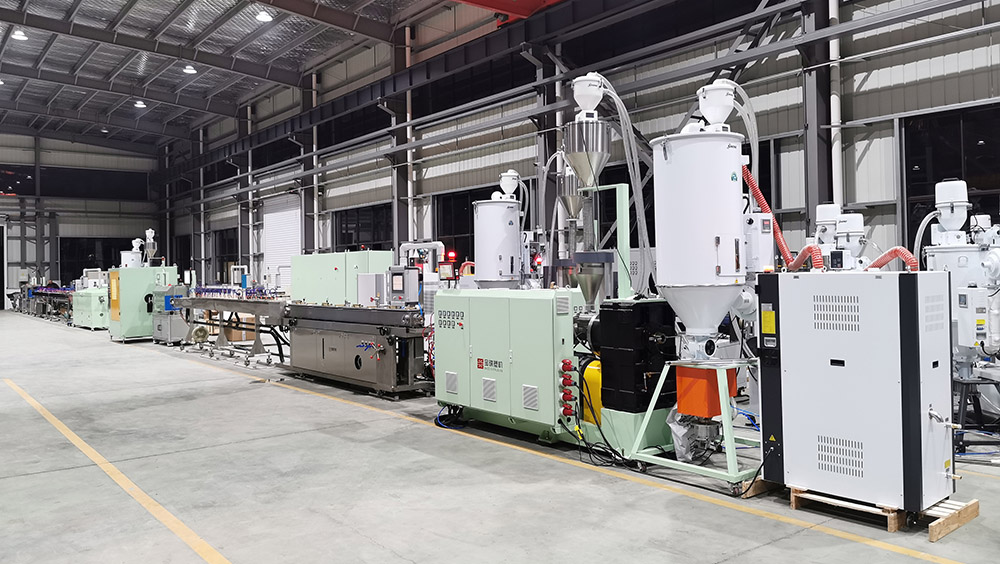TPV Knitted Composite Tube Extrusion Line Has Been Successfully Tested.